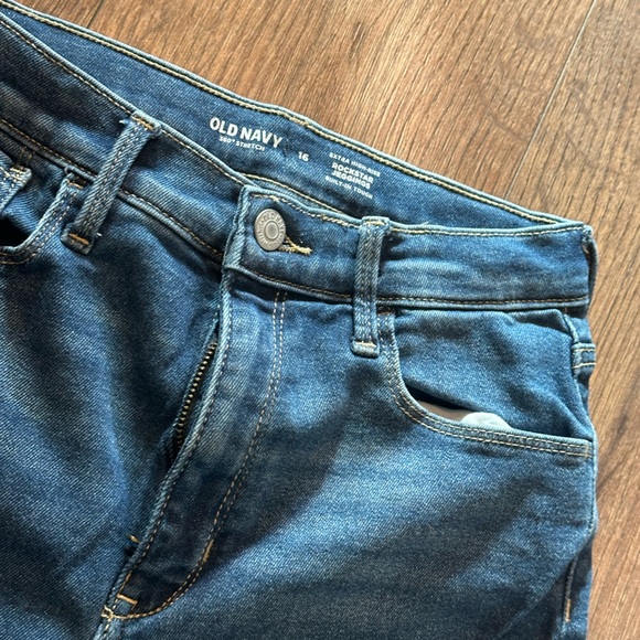 Old Navy Extra High Rise Rockstar Jeans - Picture 3 of 5